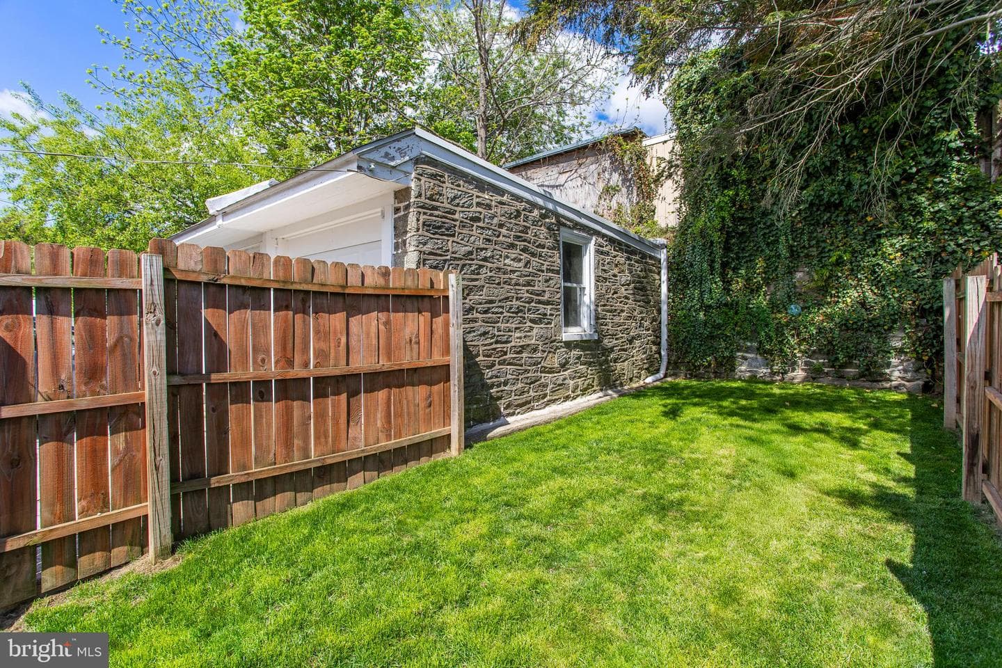 556 Fairthorne Avenue photo 38