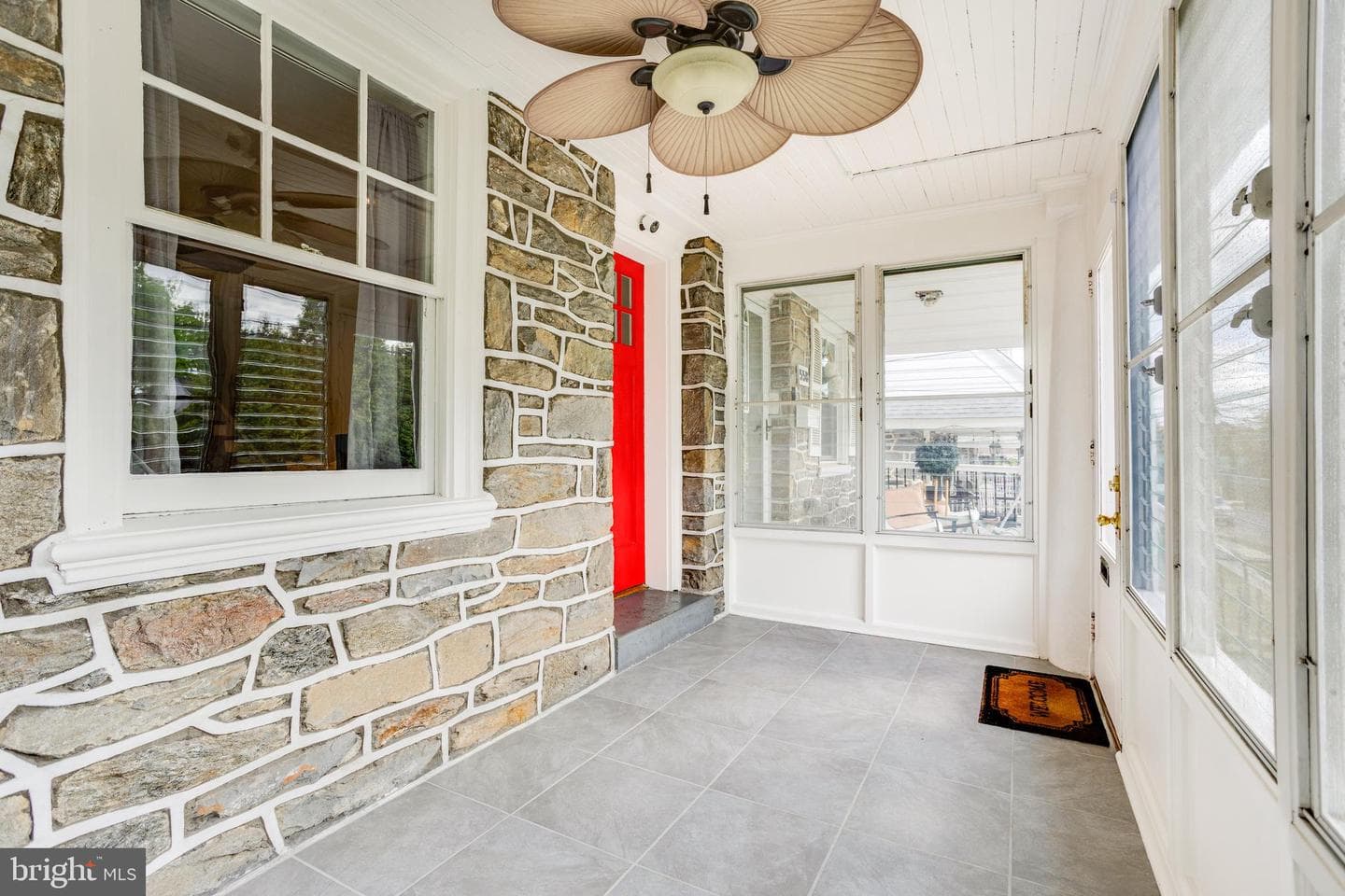 556 Fairthorne Avenue photo 8