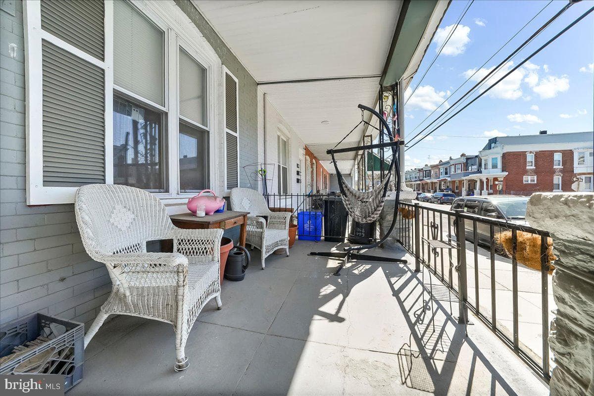 5451 Pine Street photo 2