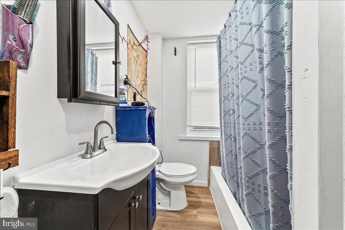 5451 Pine Street photo 30