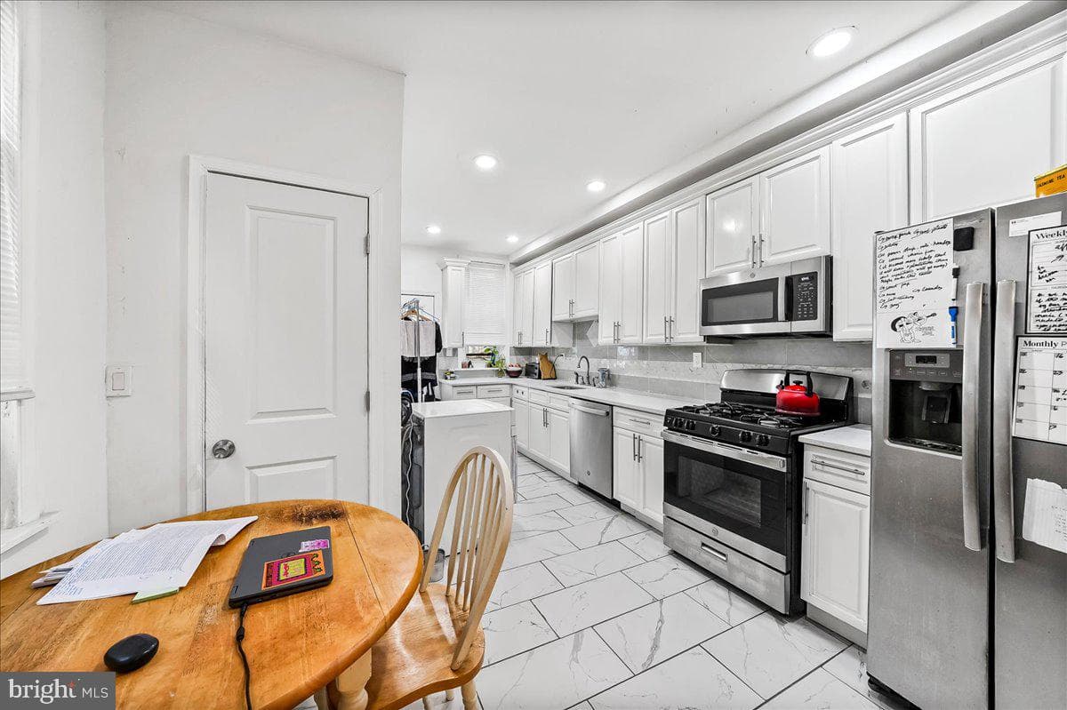 5451 Pine Street photo 7