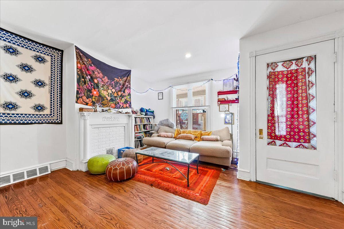 5451 Pine Street photo 8