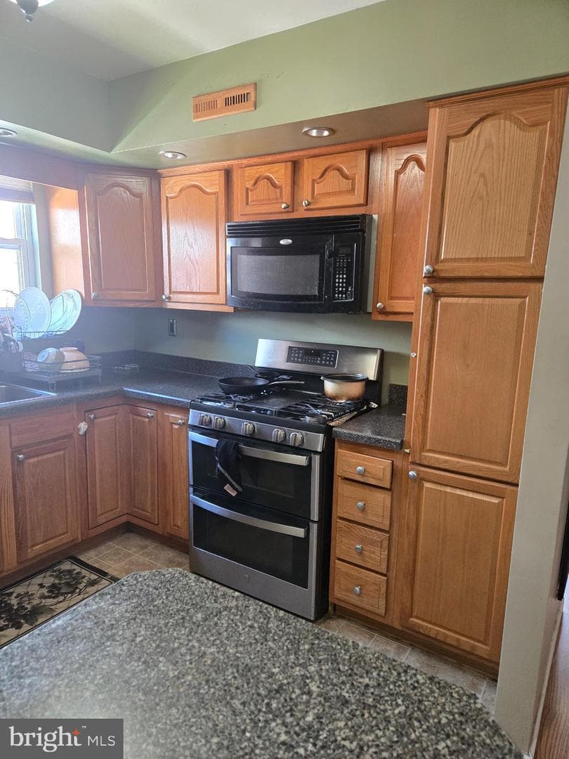 8008 Crispin Street #E photo 9