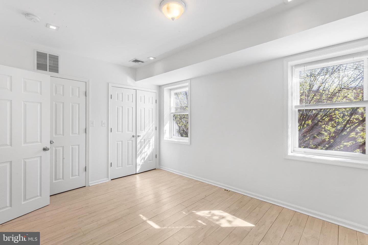 523 Fairmount Avenue photo 40