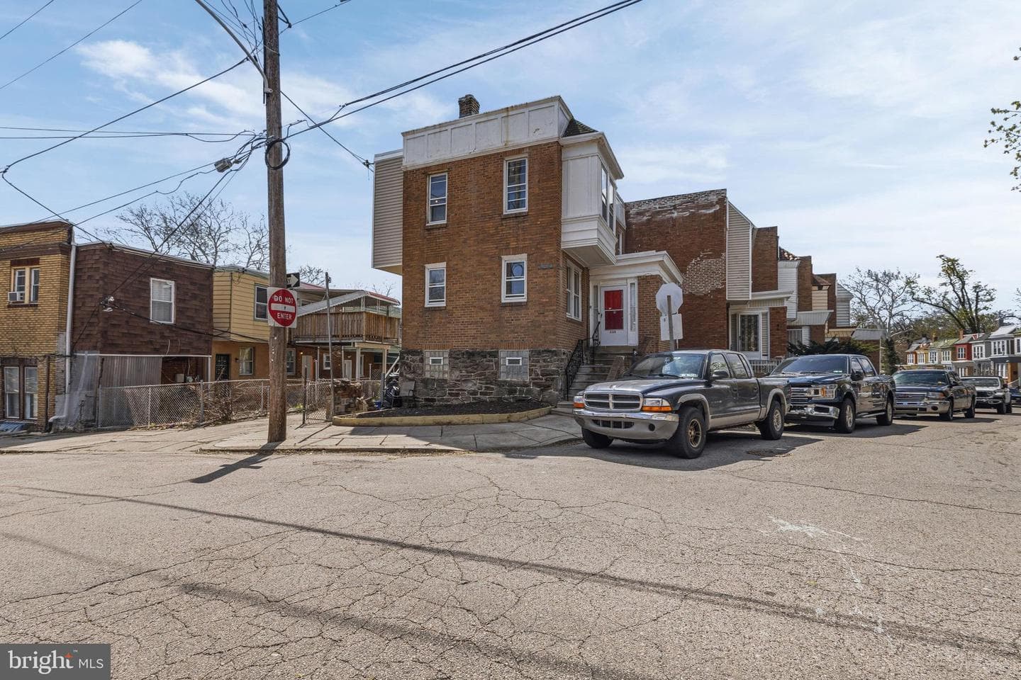 330 E Elwood Street photo 2