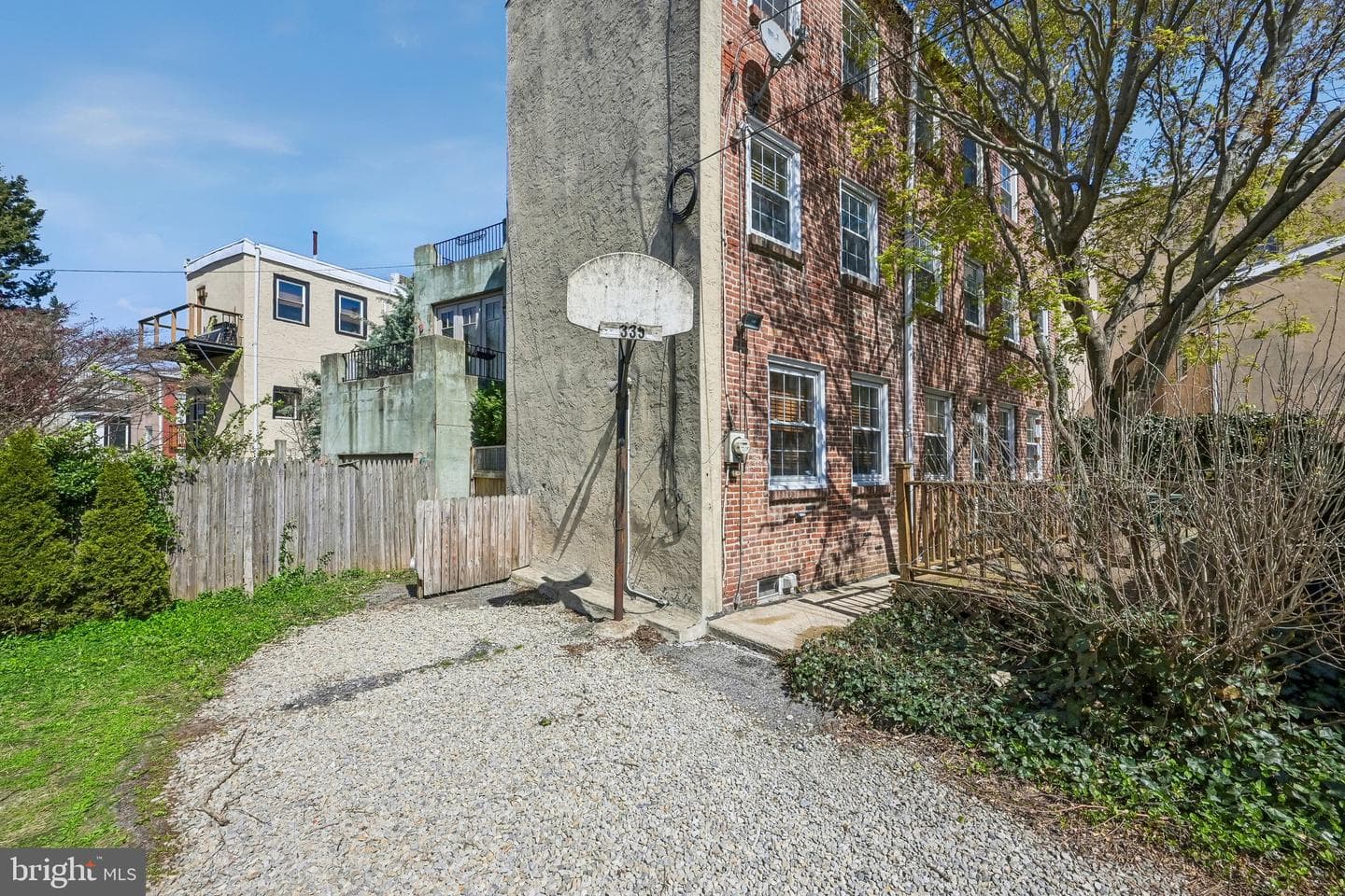 335-337r Poplar Street photo 22