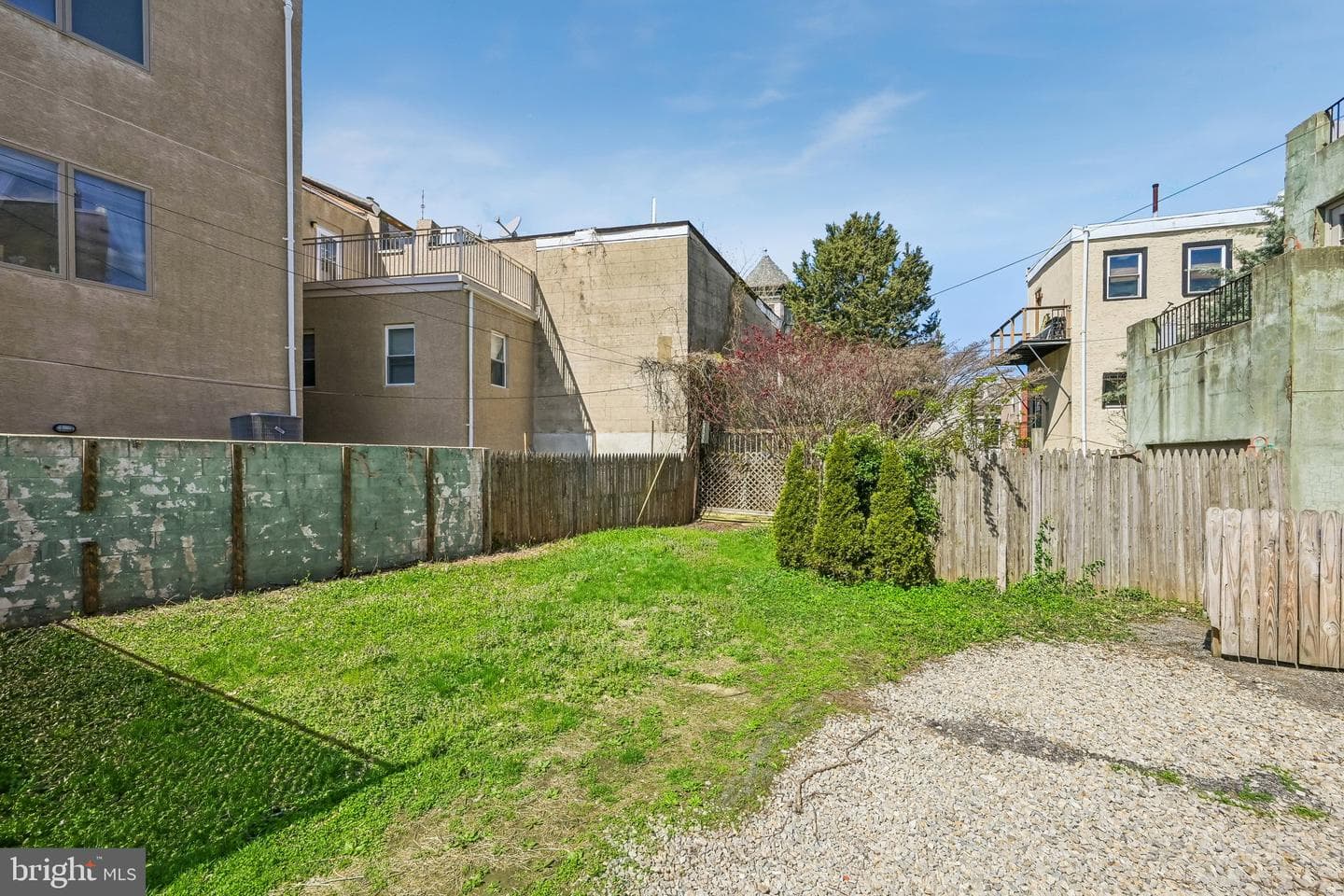 335-337r Poplar Street photo 23