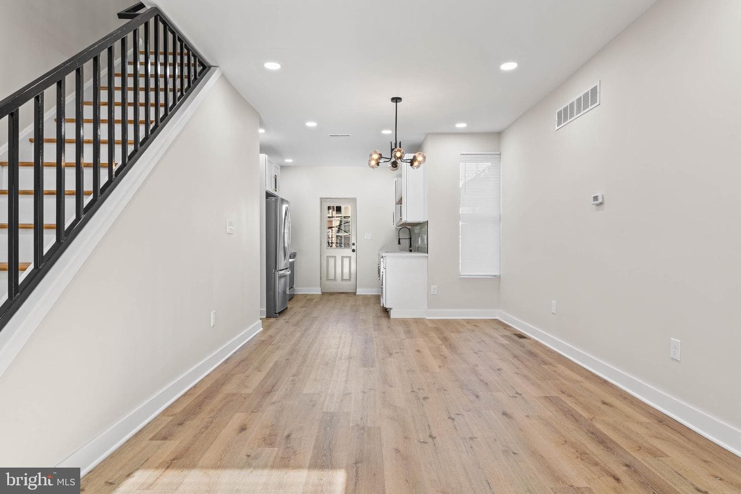 1443 N Edgewood Street photo 5