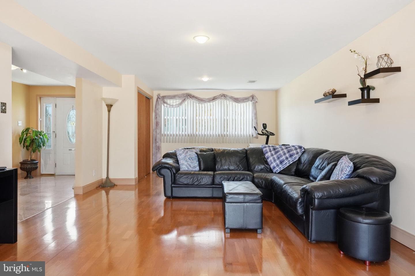 1119 Kent Lane photo 4