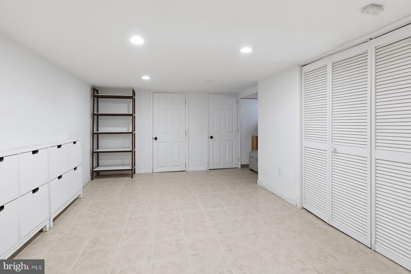 210 E Evergreen Avenue photo 12