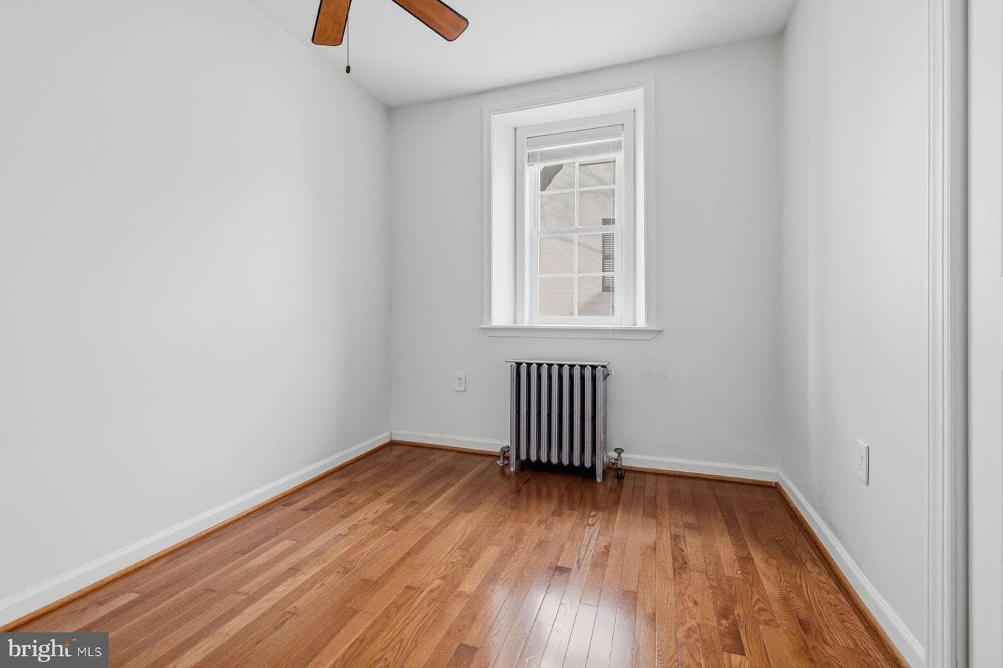 210 E Evergreen Avenue photo 9