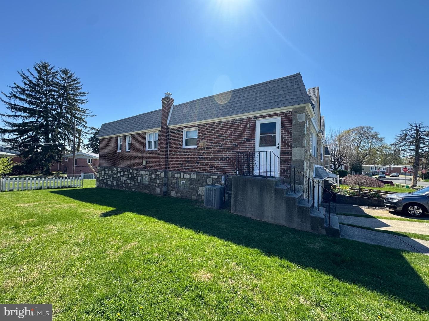 1149 Glenn Street photo 2