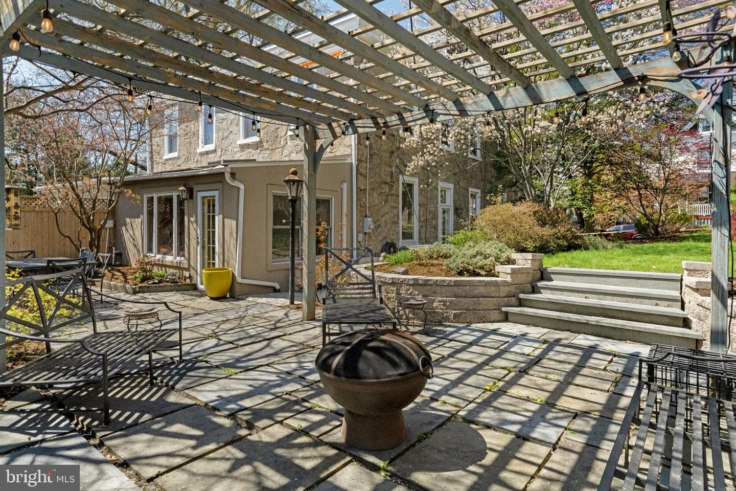 3534 Ainslie Street photo 102