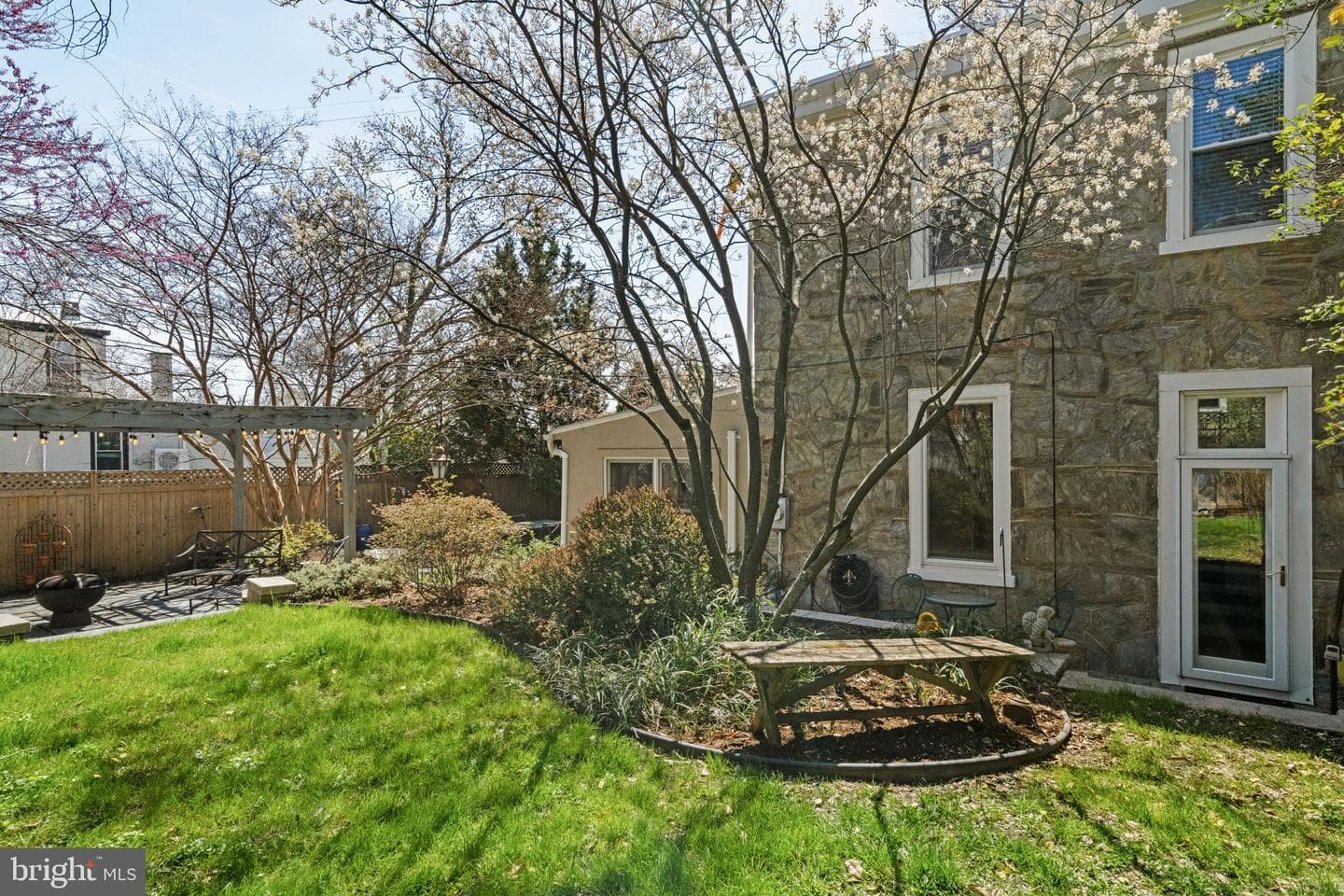 3534 Ainslie Street photo 106