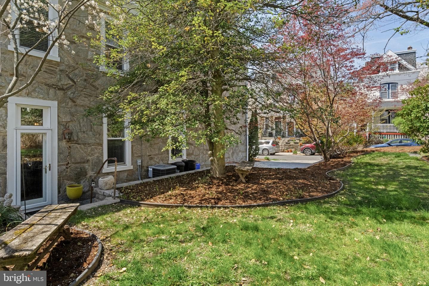 3534 Ainslie Street photo 108