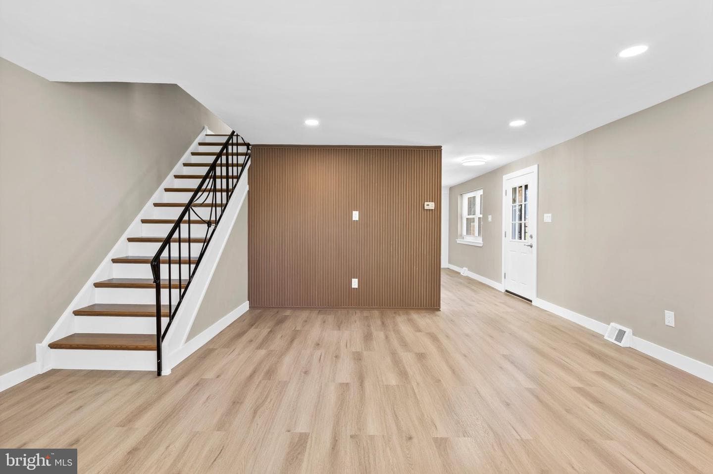 10755 Jeanes Street photo 5