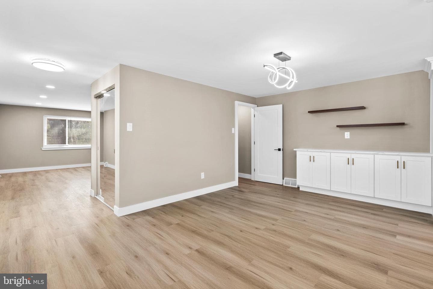 10755 Jeanes Street photo 8
