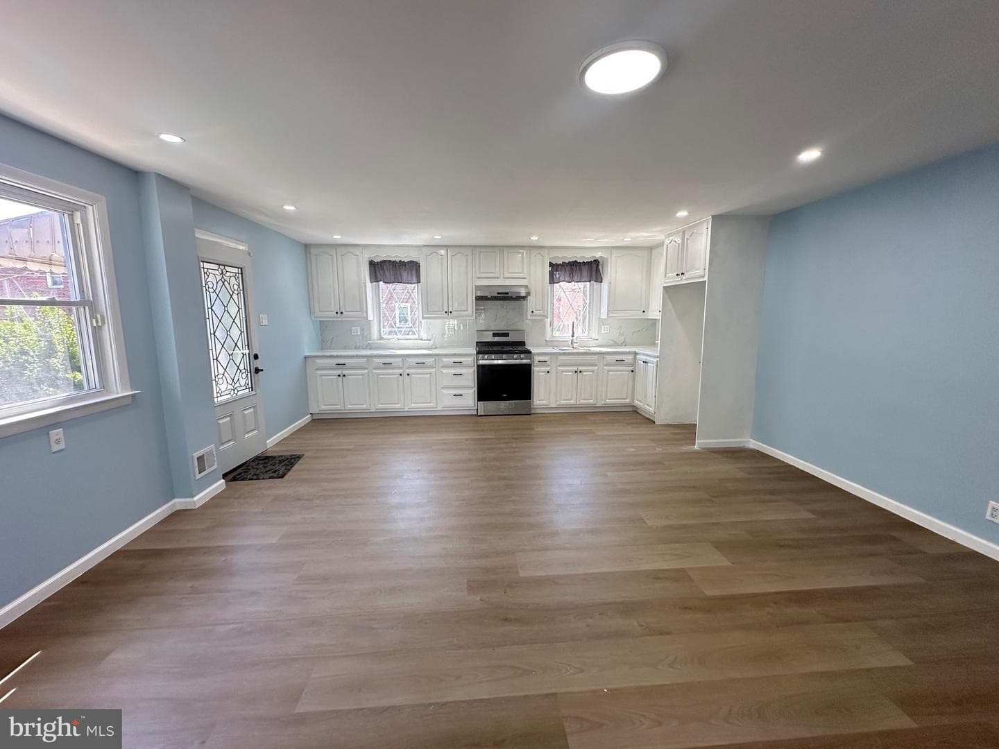 9009 Revere Street photo 4