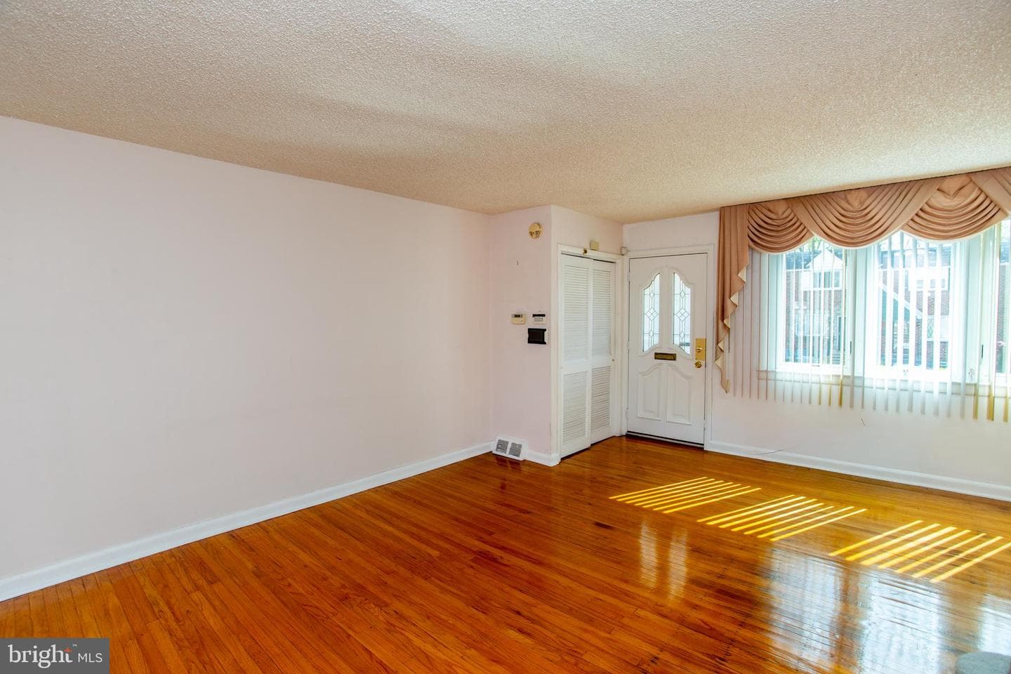 8617 Rugby Street photo 5