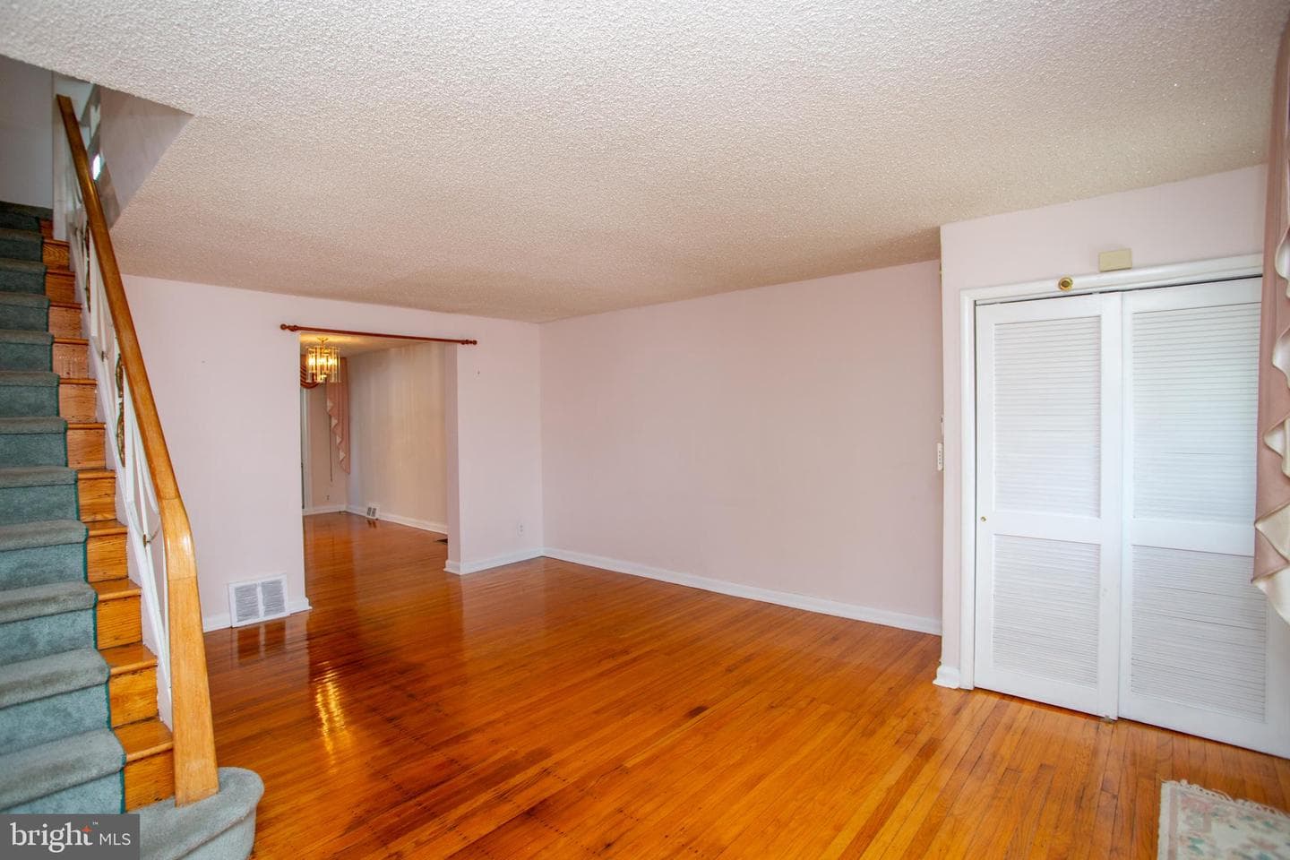 8617 Rugby Street photo 7
