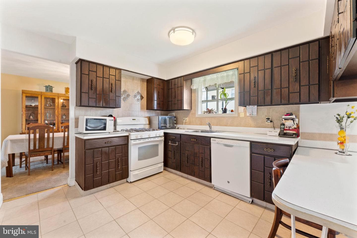 1858 Greymont Street photo 14