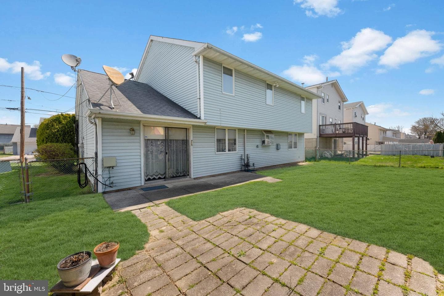 1858 Greymont Street photo 4