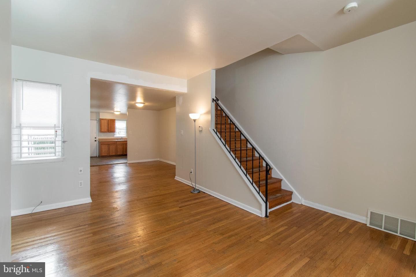 1635 Fontain Street photo 4