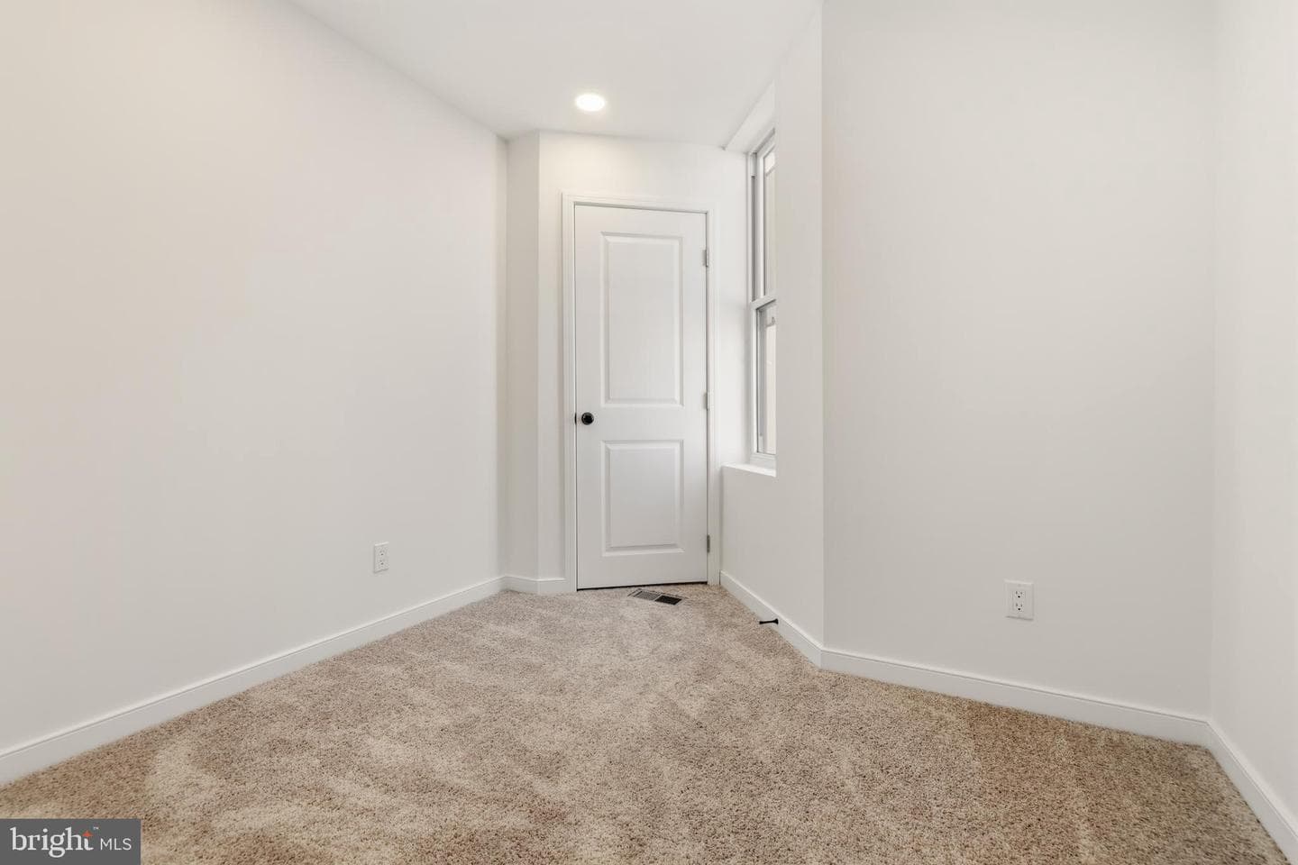 1724 N Edgewood Street photo 19