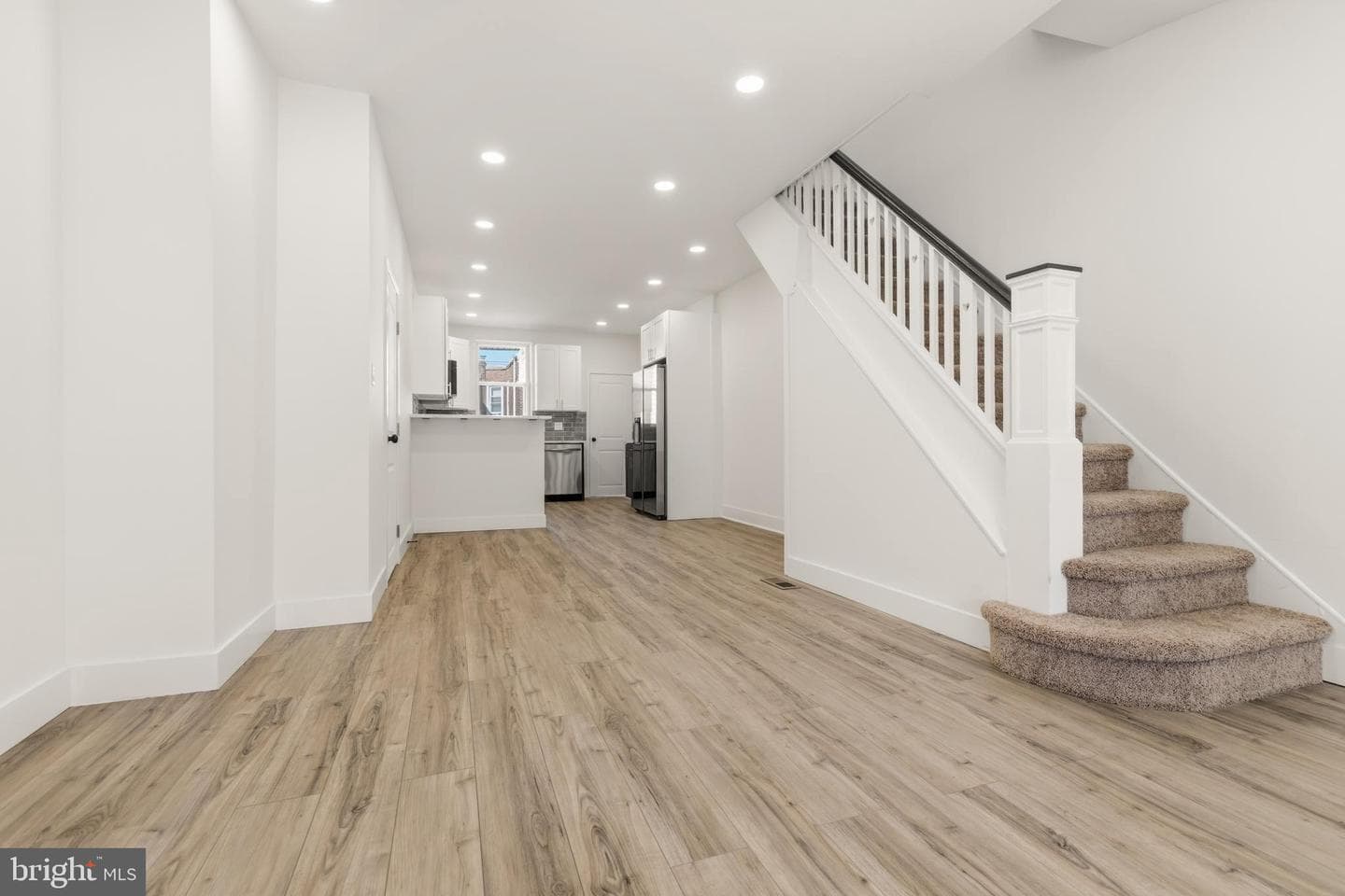 1724 N Edgewood Street photo 5