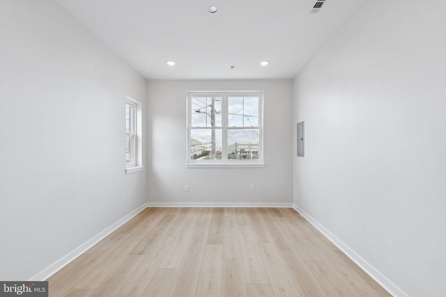 2800 Bridge Street photo 34