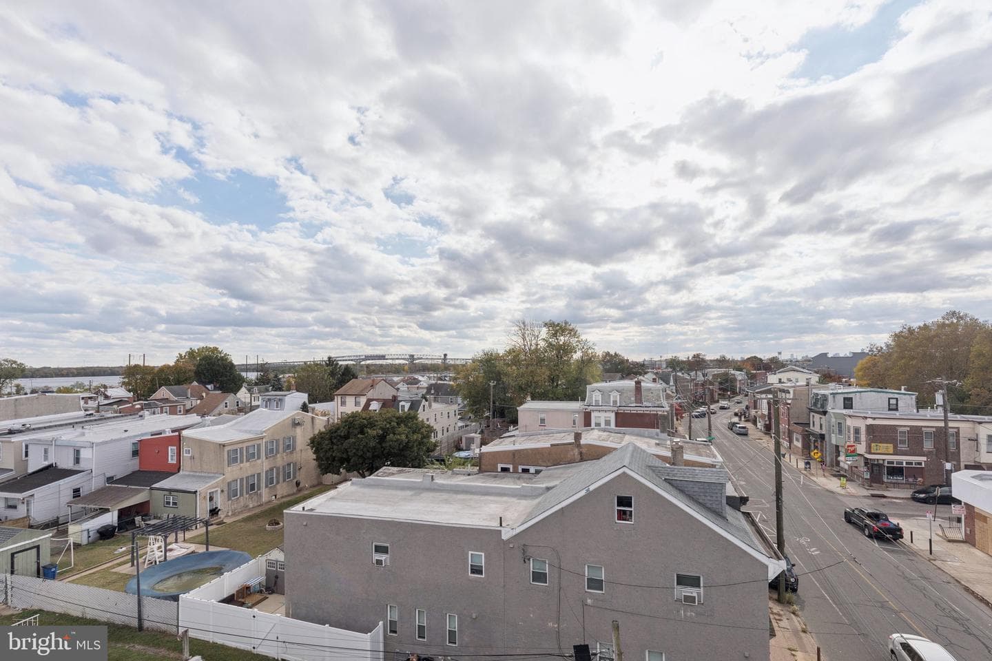 2800 Bridge Street photo 47