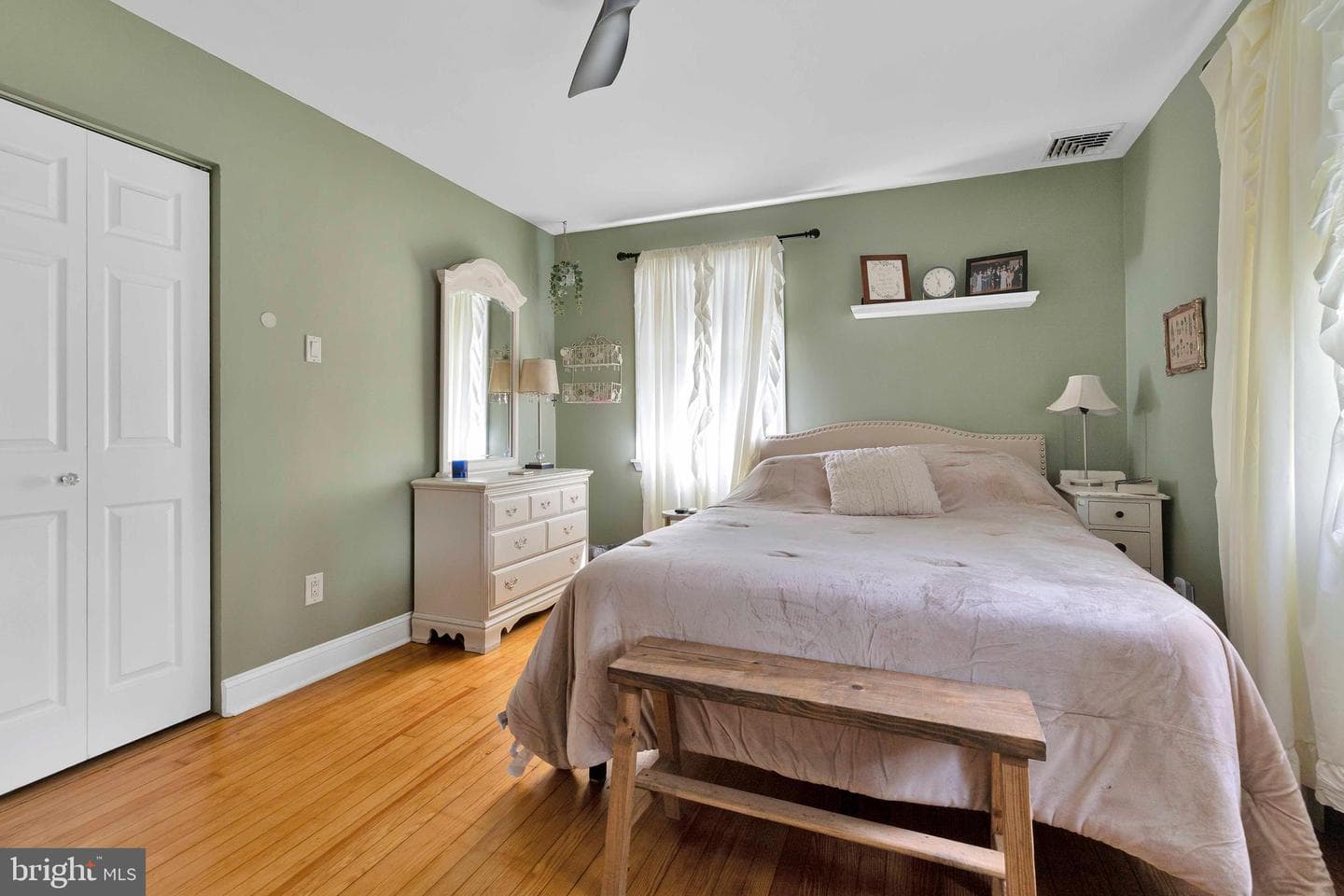 833 Emerson Street photo 11