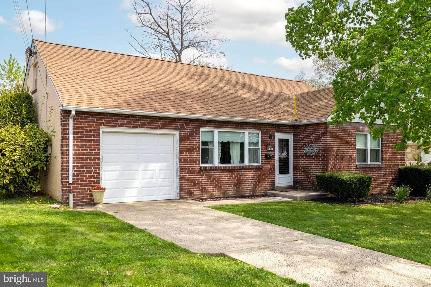 833 Emerson Street photo 2