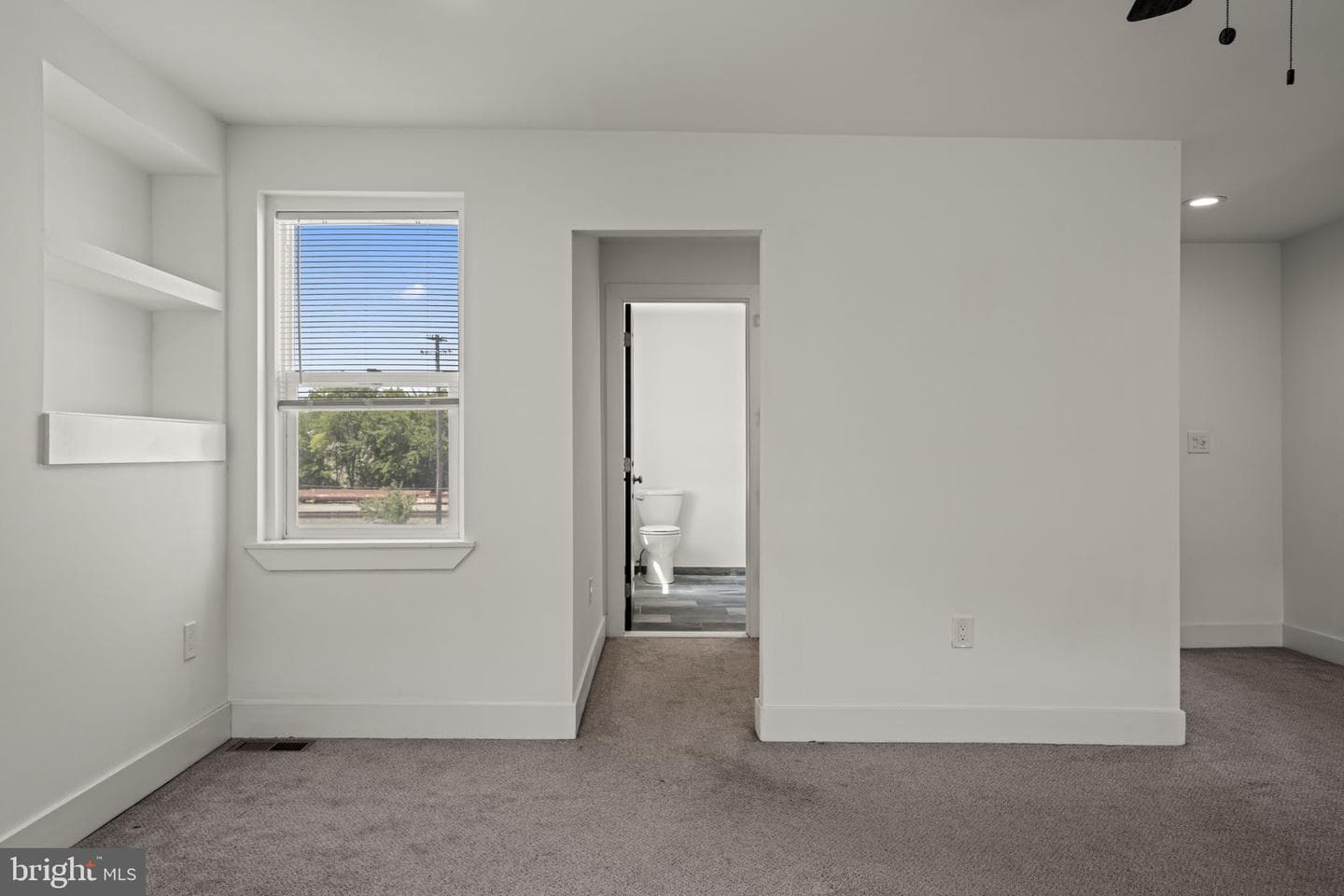 2706 E Somerset Street photo 20