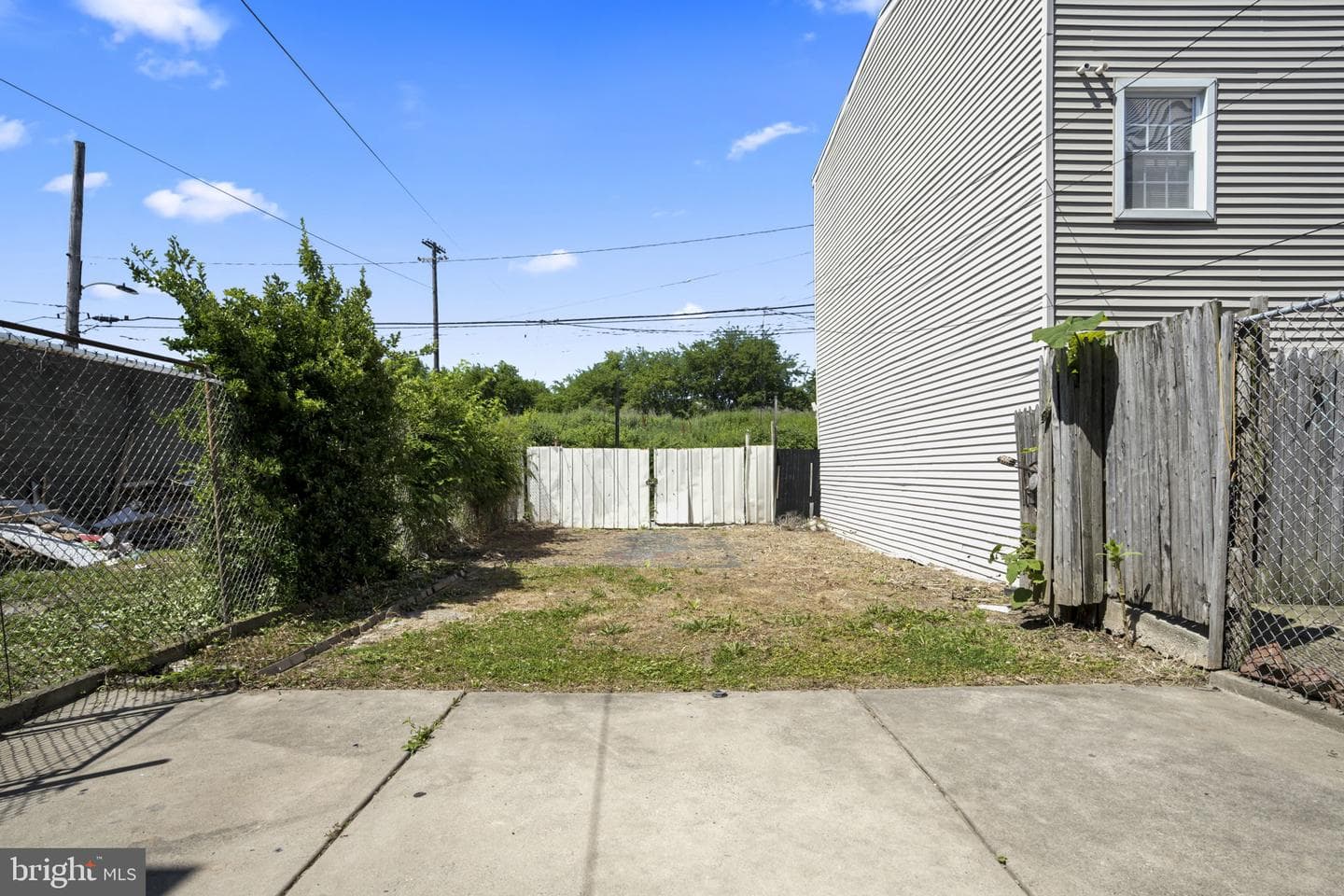 2706 E Somerset Street photo 28