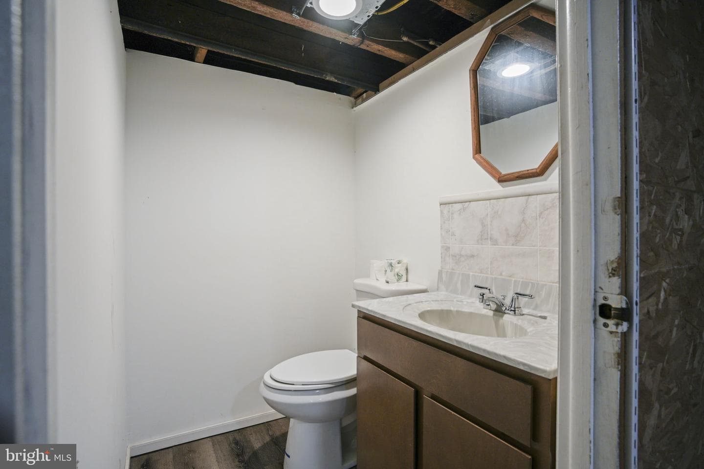 2706 E Somerset Street photo 33