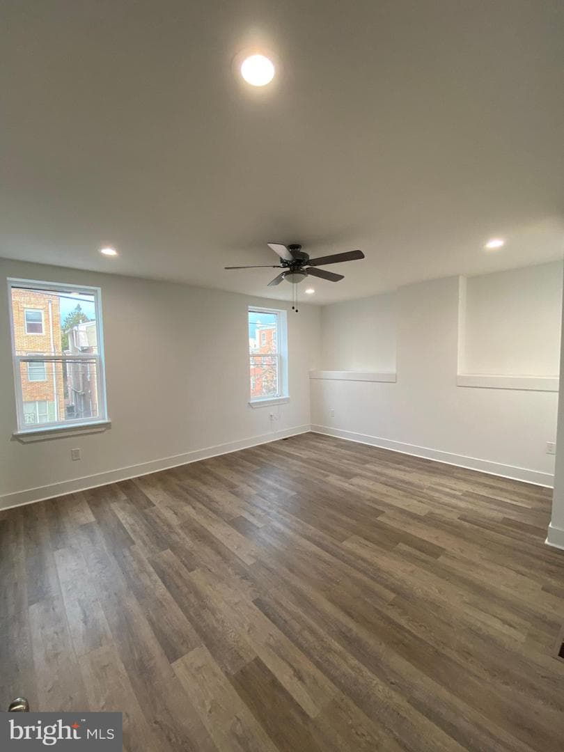 2706 E Somerset Street photo 7