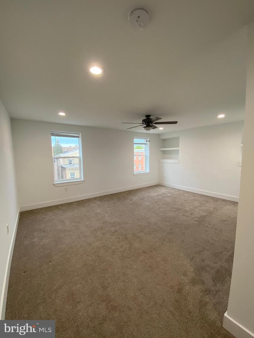 2706 E Somerset Street photo 8