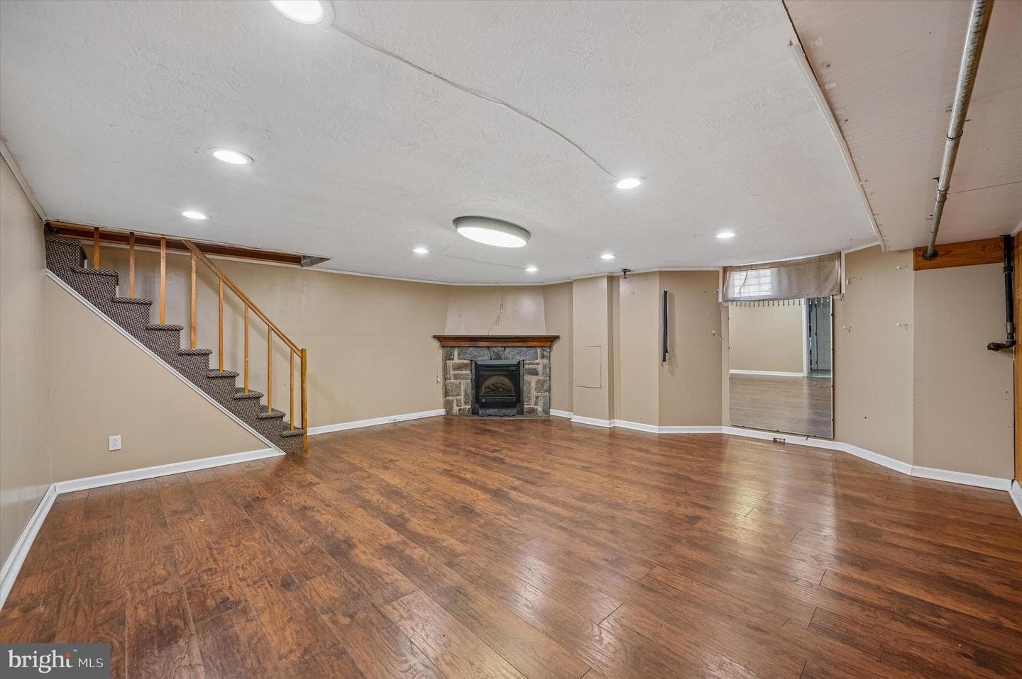 1448 Devereaux Avenue photo 22