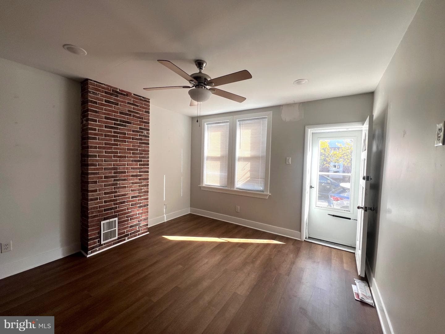 2208 Gaul St photo 7