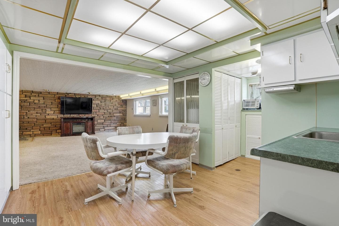 8931 Leonard Street photo 31