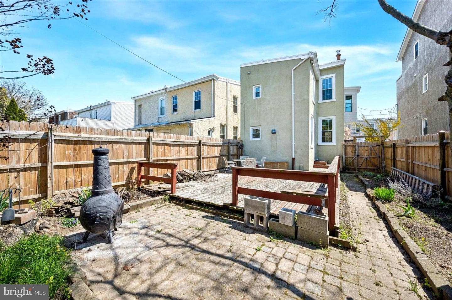 450 Leverington Avenue photo 25