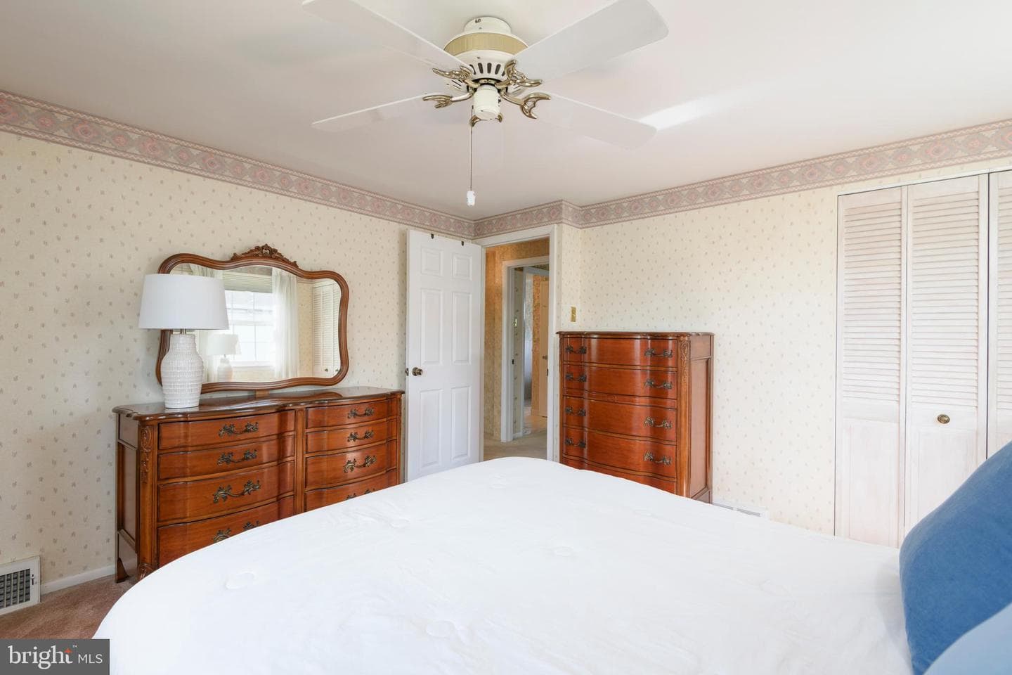 831 Regina Street photo 22