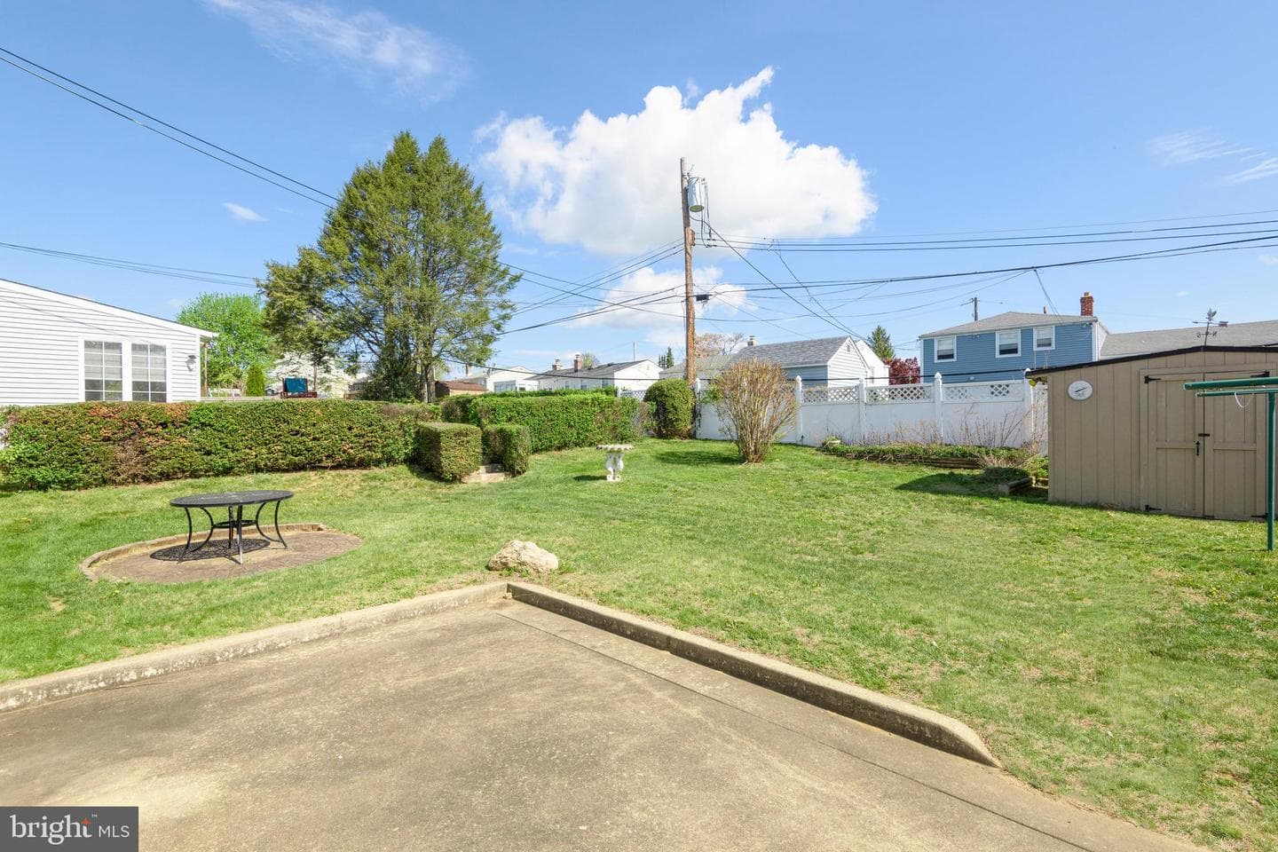 831 Regina Street photo 27