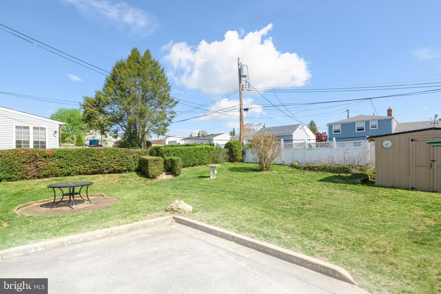 831 Regina Street photo 29