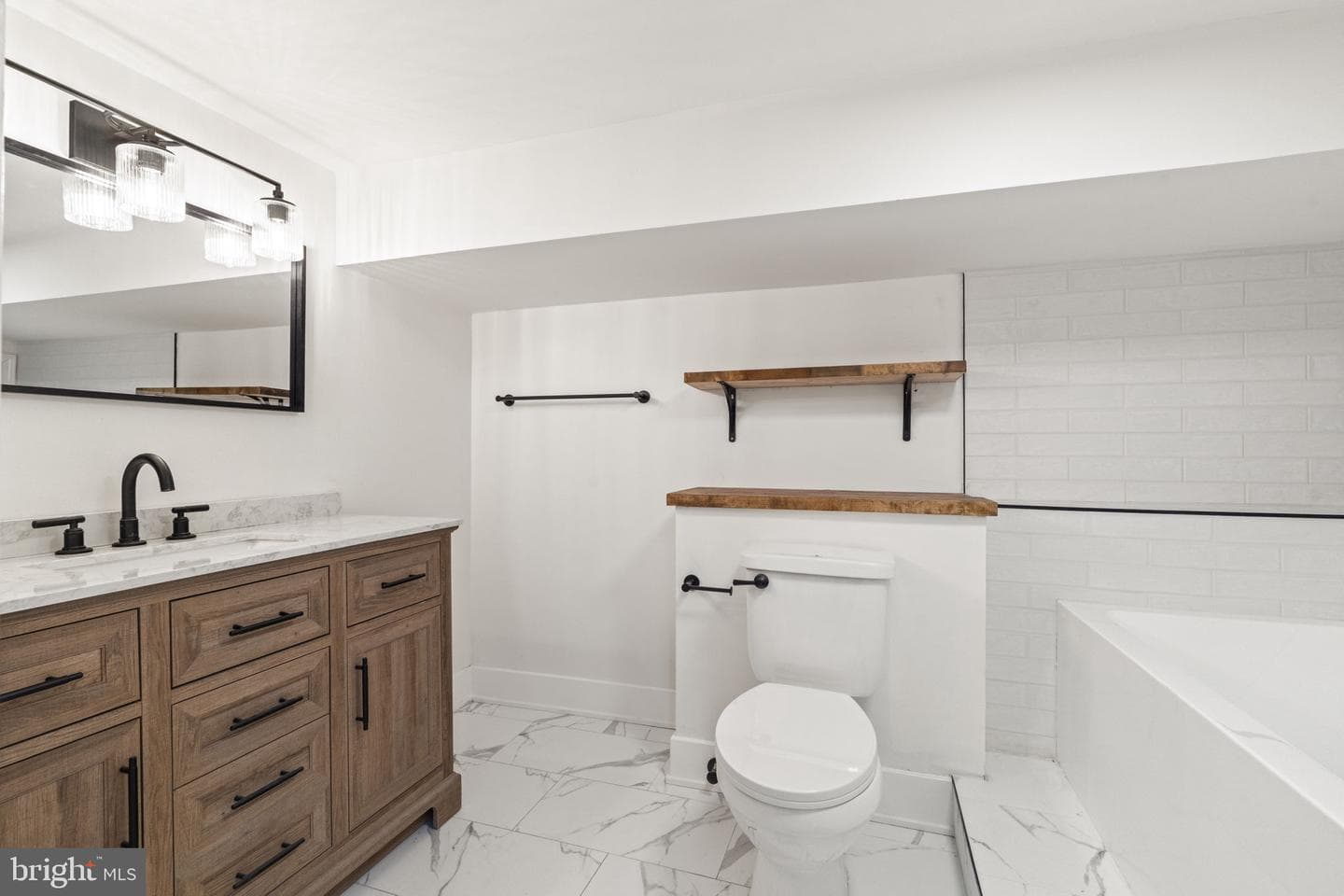 174 Lauriston Street photo 25