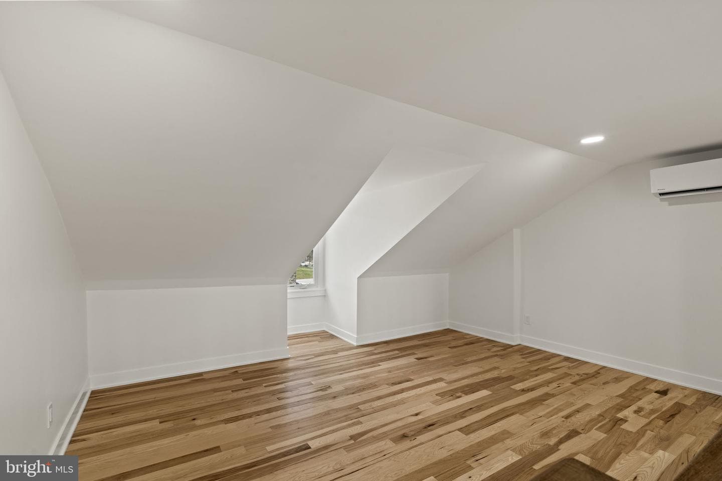 174 Lauriston Street photo 45