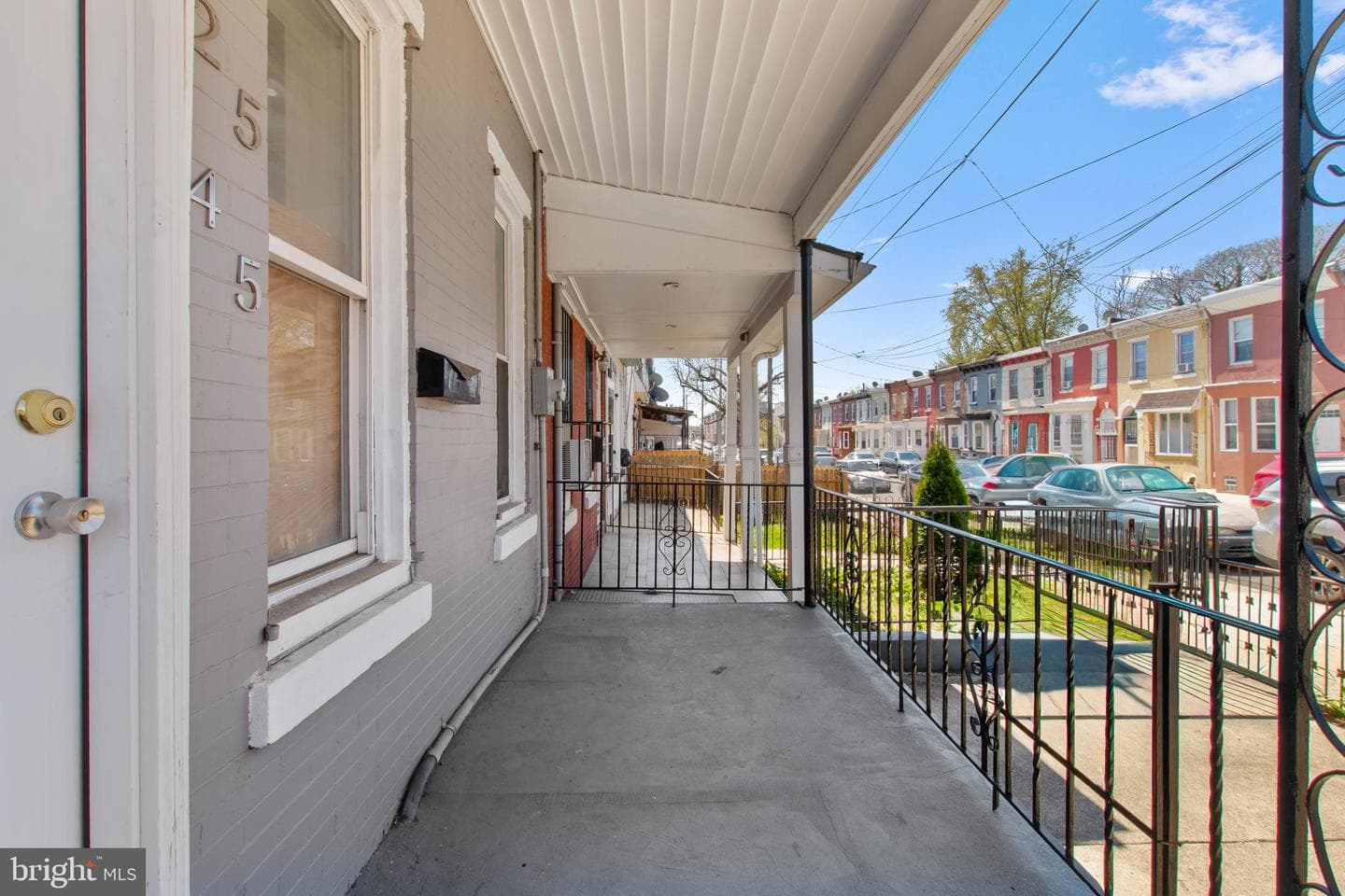 2545 N Marshall Street photo 2