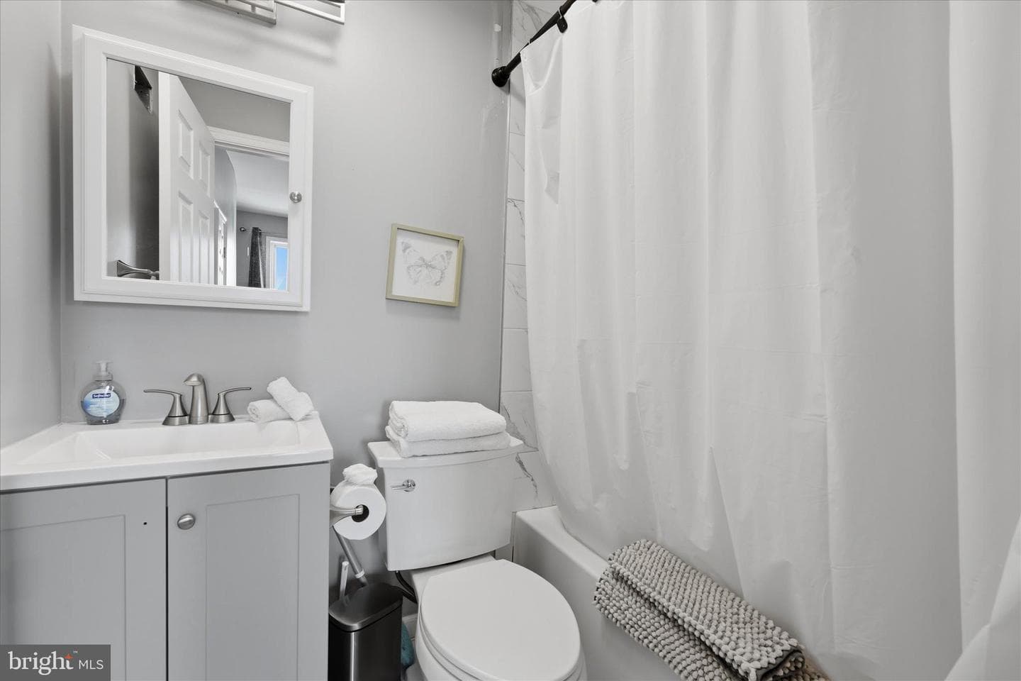 2057 N Franklin Street photo 25
