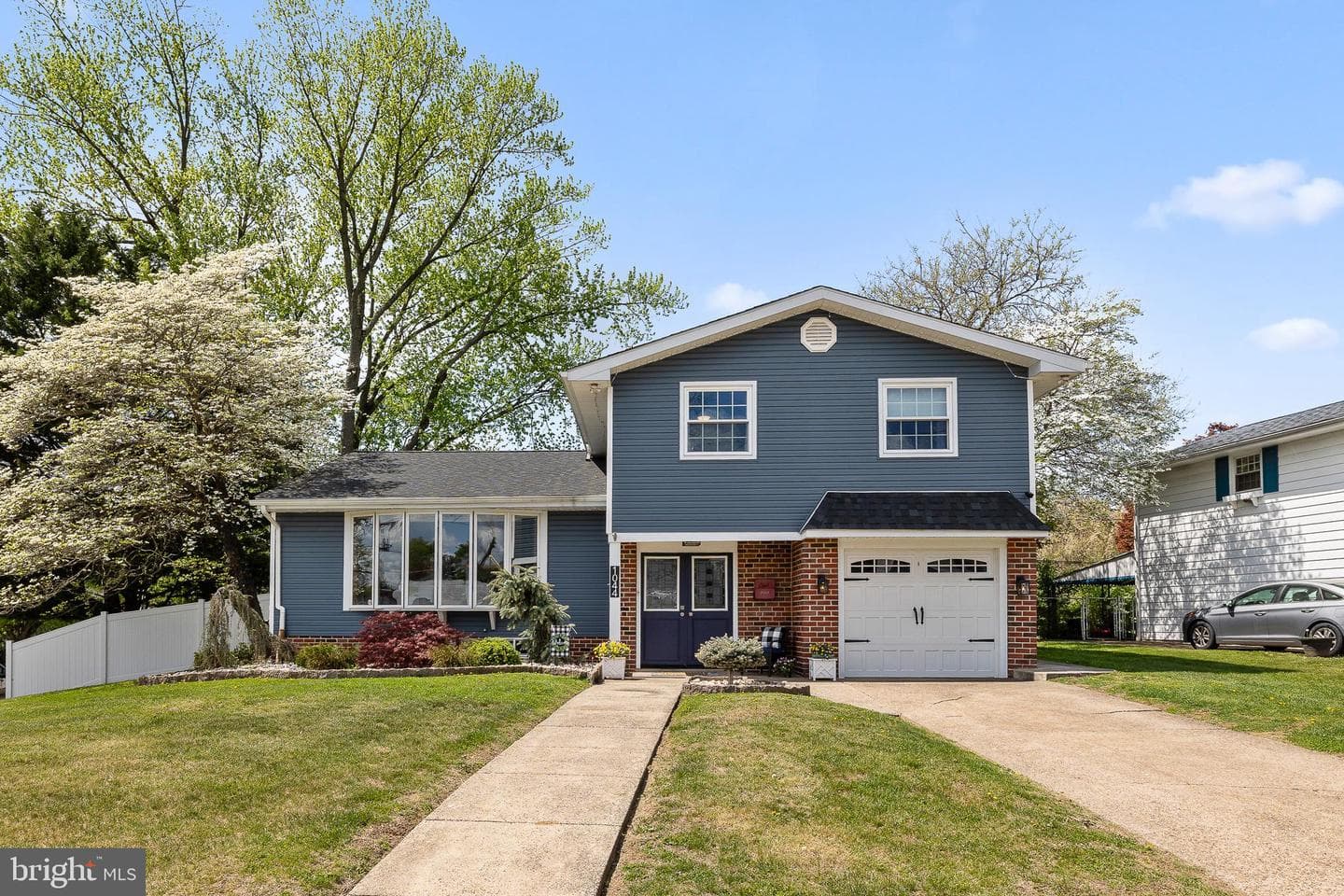 1044 Bloomfield Avenue
